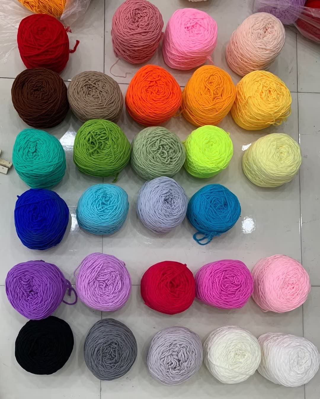 Gomitolo di filato tuftato da 200 g/rotolo, filo da ricamo Poke misto in cotone e poliestere, filato per maglieria a mano all'uncinetto, filato tufting per tappeti a 8 strati (serie blu 10 rotoli)