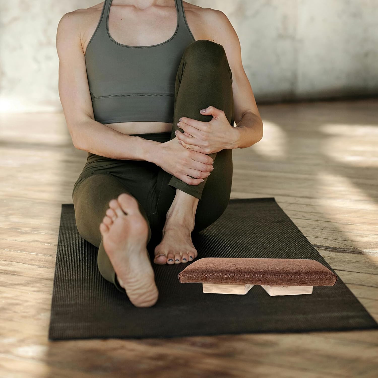 Folding Bench Wood Stool Ergonomic Seat with Slant Surface Compact Portable and Prayer Practice