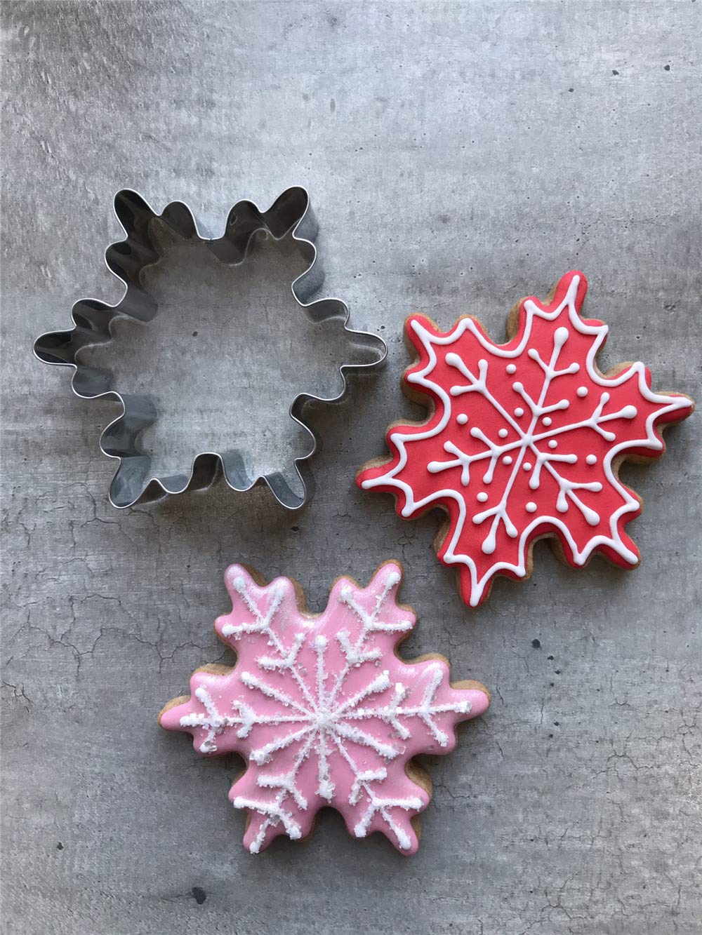LILILIAO Christmas Winter Snowflake - Juego de moldes para galletas (2 unidades, 10,16 y 9,52 cm, acero inoxidable)