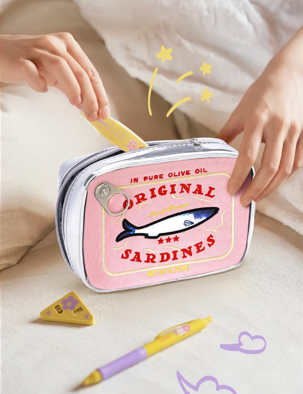 Cessfle Canned Sardines Makeup Bag, Funny Sardine Tin Fish Cosmetic Bag, Creative Cute Makeup Bag Kawaii Pencil Case Pouch, Coquette Make up Pouch for Women - Image 2