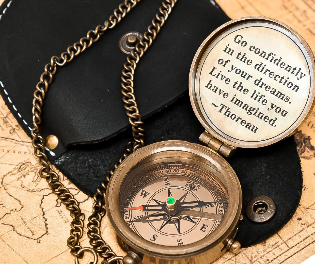 Thoreau's Go - Brújula de graduación grabada con confianza para él, con bolsa de cuero, para navegar, senderismo, regalos religiosos, regalos misioneros, recuerdo de confirmación de regalo