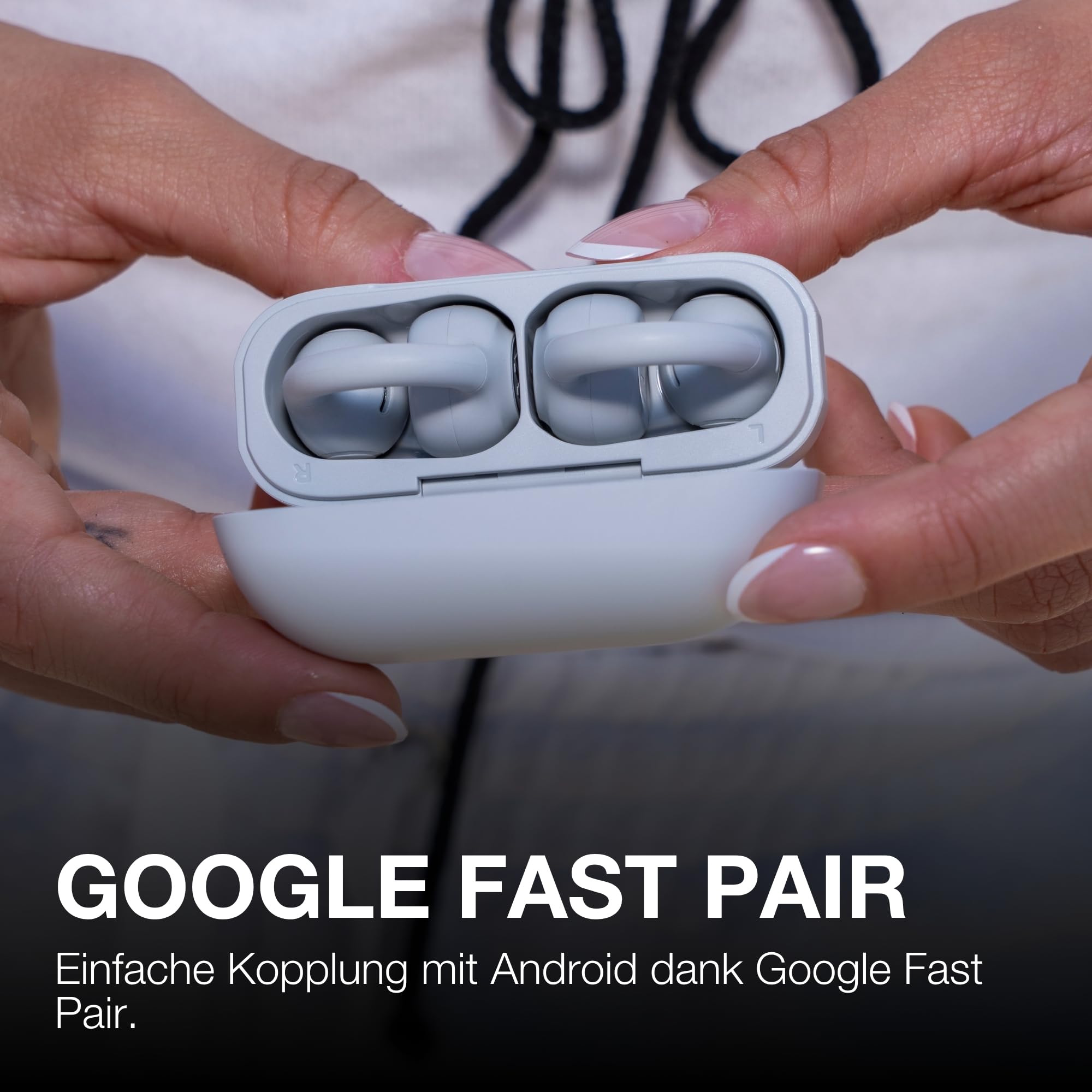 JLab Flex Open Ear Kopfhörer - Open Ear Earbuds, Manschetten-Design Clip-On-Kopfhörer, 21 Stunden Akkulaufzeit, Headphones Mit Bluetooth Multipoint, MEMS-Mikrofon, Mit App Anpassen - Weiß