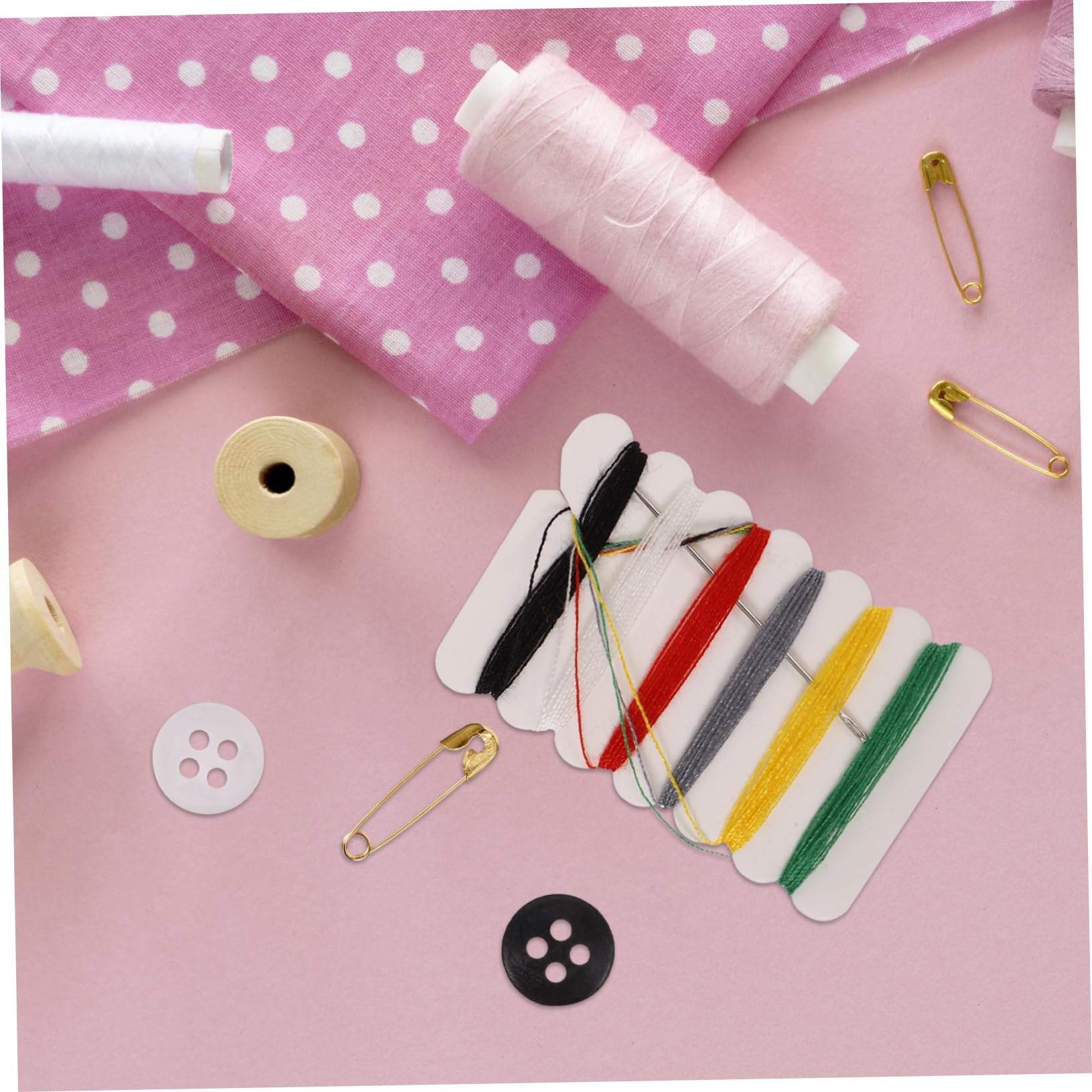 STOBOK 100confezioni Kit Da Cucito Portatile Ago e Filo Strumenti Multifunzionali Per Cucire Ricamo e Riparazioni Colori Dei Caso
