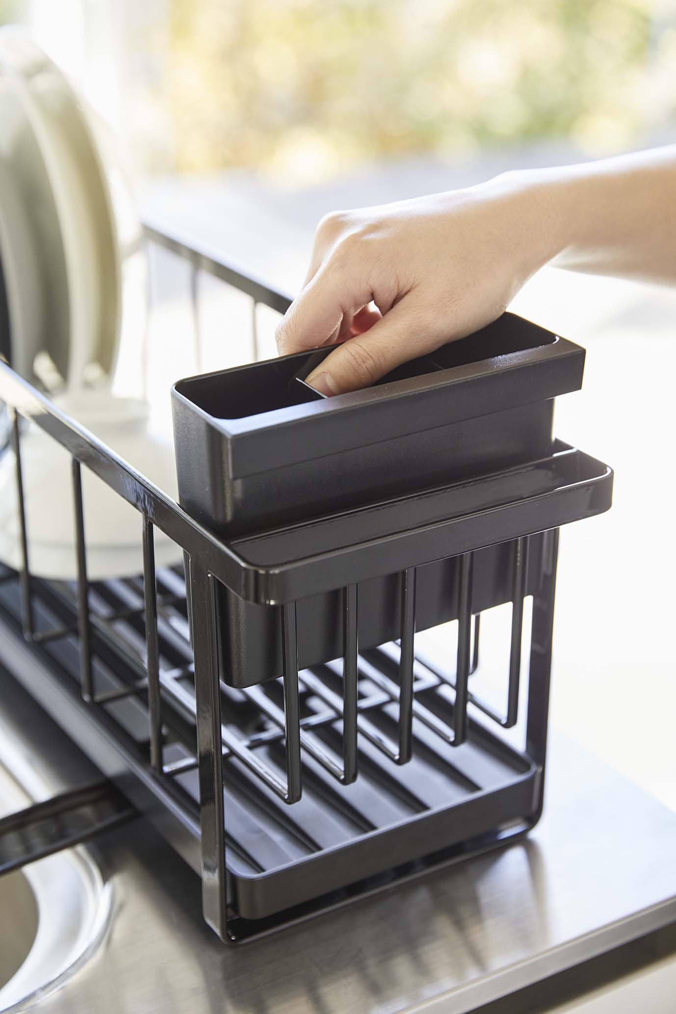 YAMAZAKI 5069 Tower Wire Dish Drainer Slim, Black, Steel/ABS Resin/Polypropylene/Silicone, 57.5 x 16 x 18.5 cm