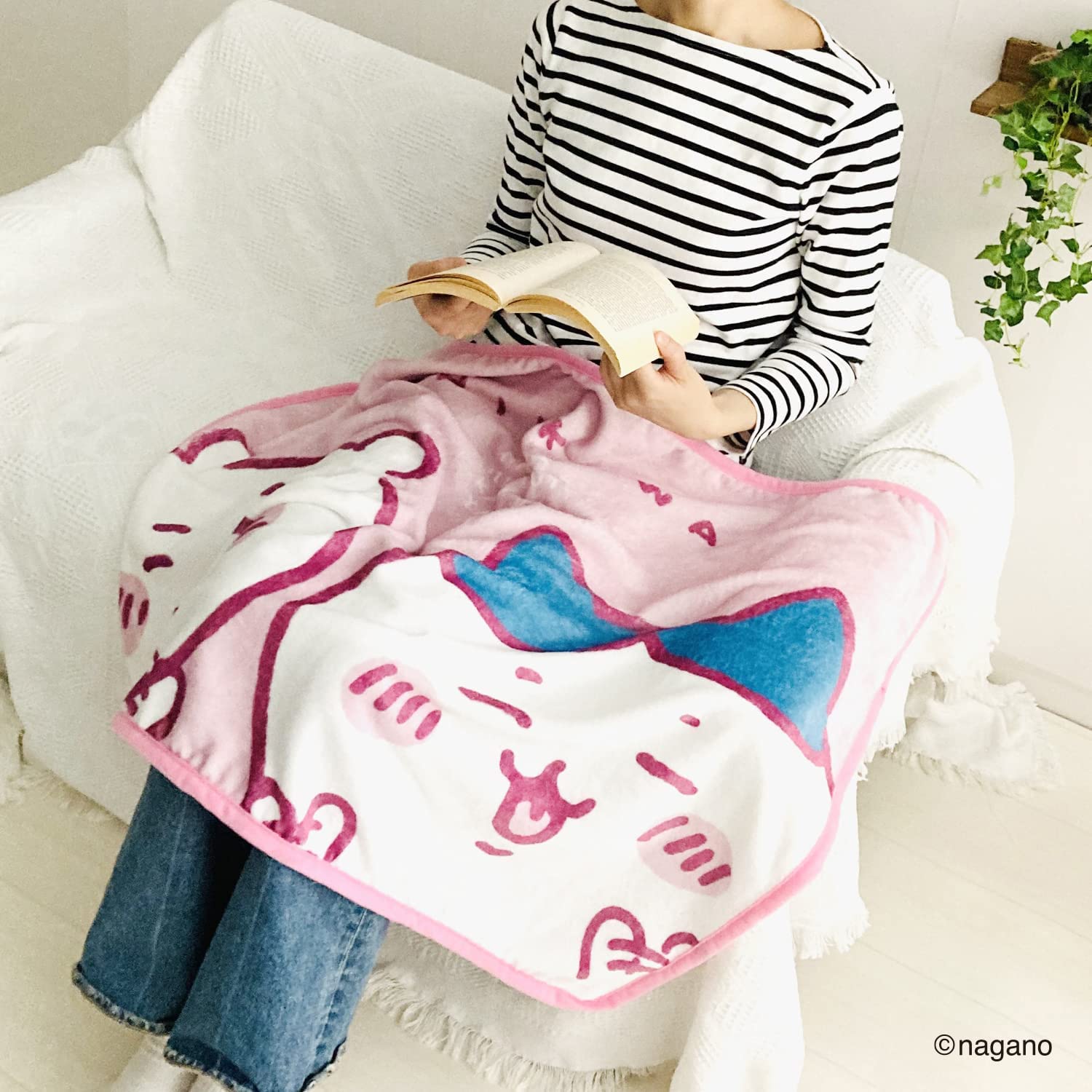 Amazon｜ちいかわ ハチワレ 郎 ひざかけ ブランケット 約100cm