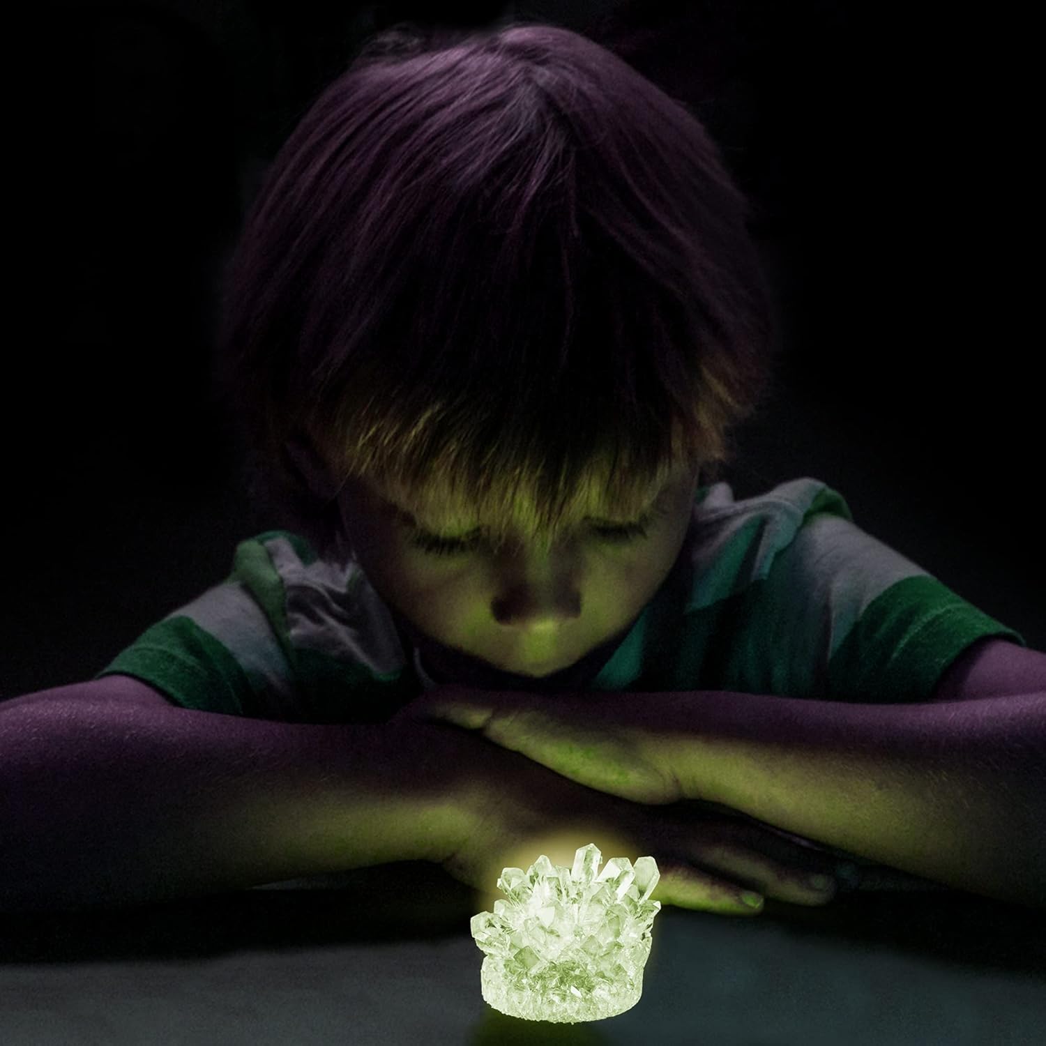 National Geographic Crystal Growing Kit for Kids - Educational Science Kits for Kids Age 8 with Green Glow in The Dark Crystals and Authentic Geode | STEM Gifts for 8 Year Old Boys and Girls