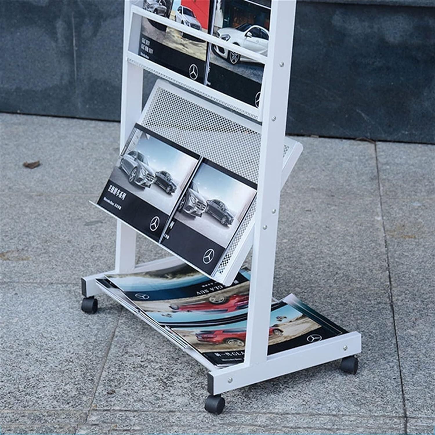 Stojaki podłogowe na czasopisma z kółkami Stojaki na plakaty z gazetami Stojaki na kolorowe ulotki Stojaki na informacje(Bianco)