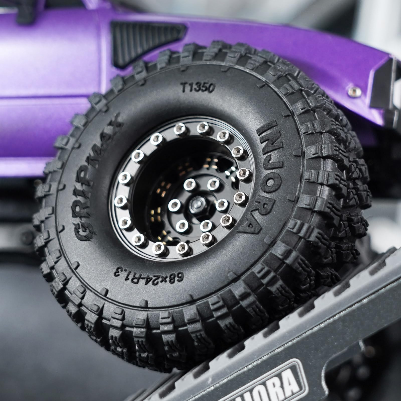 INJORA Opona 1,3" S4 68 * 24 mm do TRX4M SCX24 1/18 1/24 RC Crawler Upgrade (T1350)