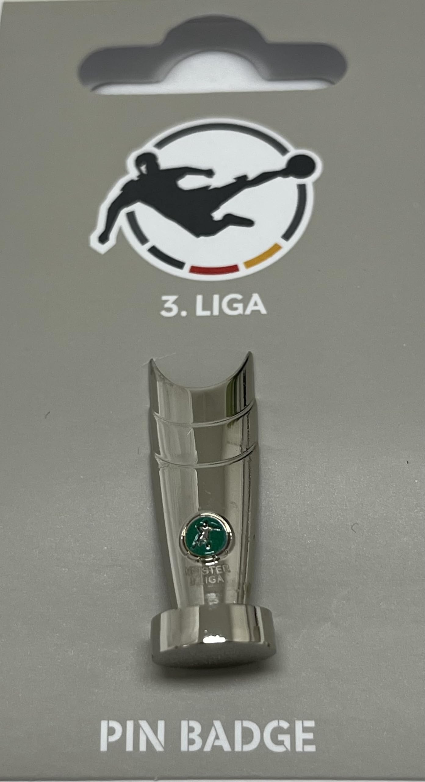 Pan Pins GmbH - DFB Pin Anstecker Anstecknadel Meisterpokal 3 Liga Pokal Trophy Trofee 30 mm Höhe Metall Miniatur Zamak Trophy Fußball Fanartikel offiziDFB Lizenprodukt Sport Merchandise Fußball Nachb