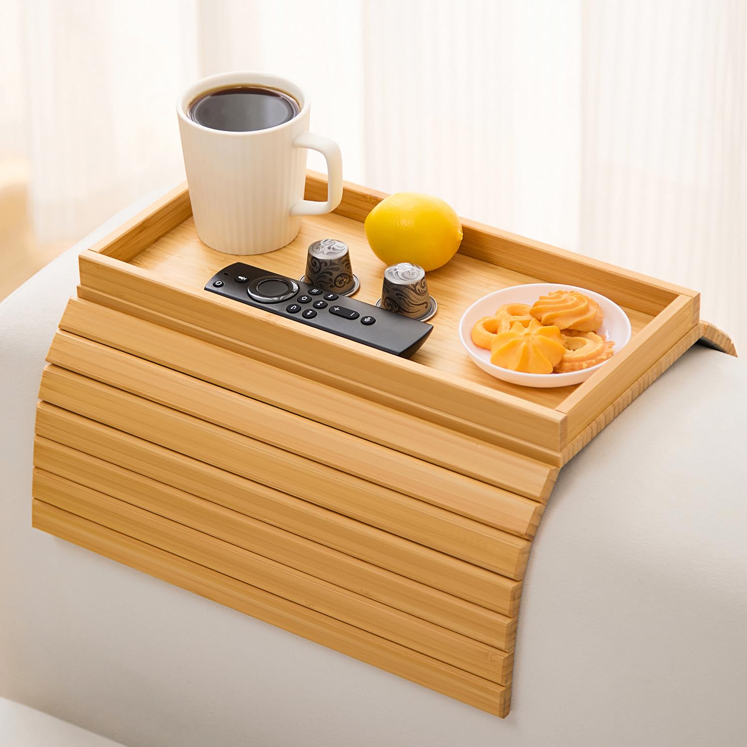 Mesa de bambú para reposabrazos de sofá, mesa plegable para reposabrazos, mesa flexible y antideslizante, bandeja portátil para sofá, para bebidas, tazas, comidas, aperitivos, teléfono, control remoto