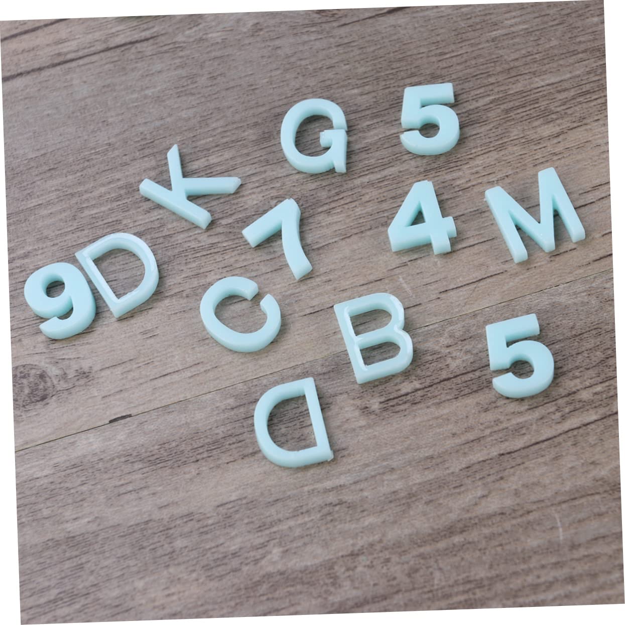 VILLCASE Kit De Fabrication De Bracelets pour Filles 3 Ensembles De Perles Alphabet Pendentifs en Résine pour Bijoux Créatifs 200 Pièces X 3