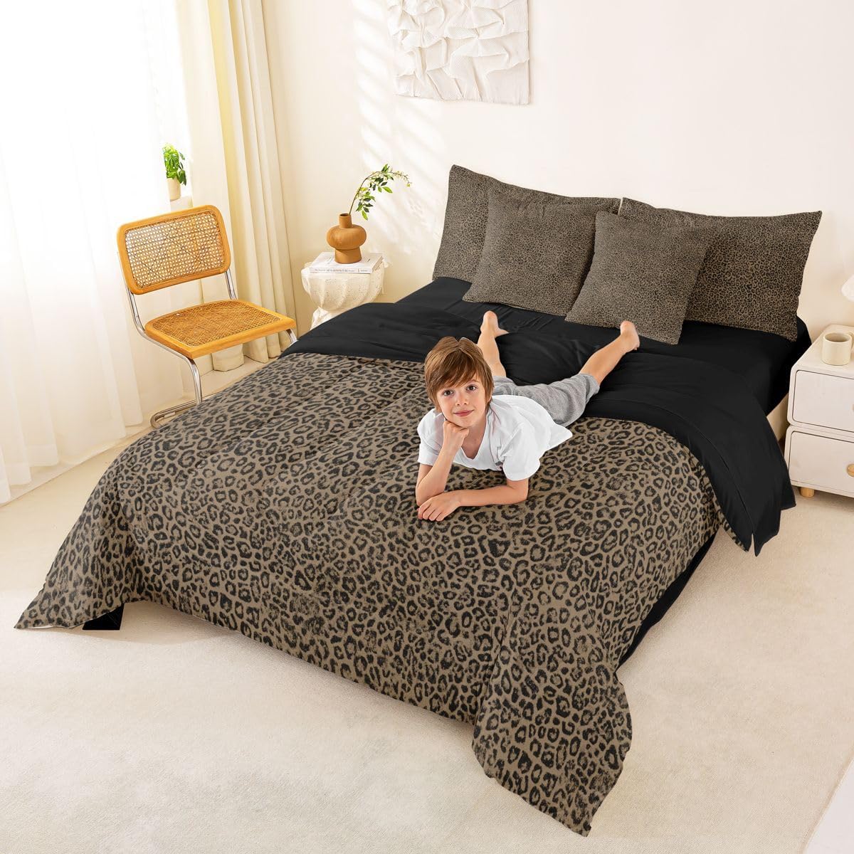jejeloiu Leopard Cheetah Print Comforter Set Queen Size Bedding Set