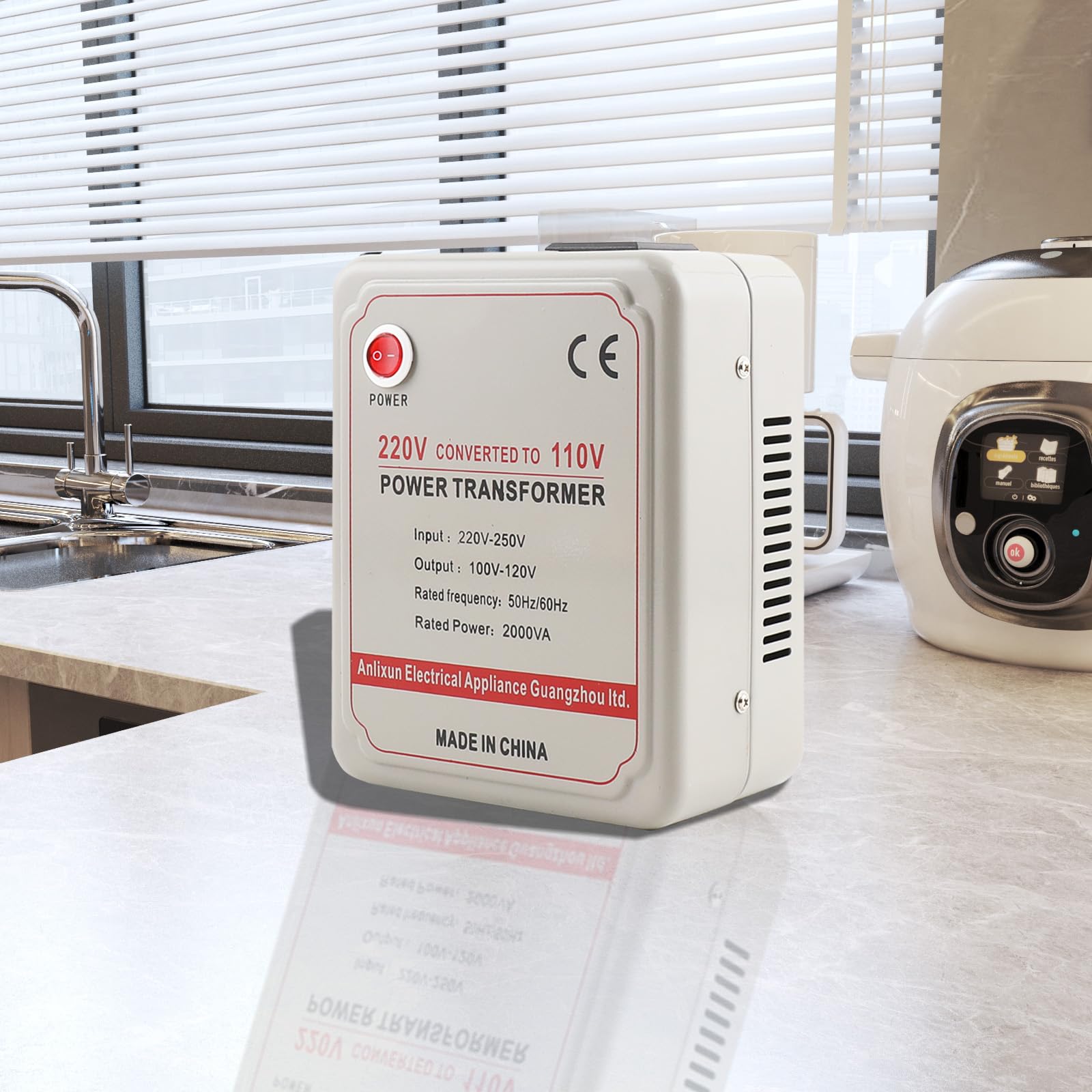Convertitore di Tensione Step-Down da 2000 VA, 220‑250V verso 100‑120V Trasformatore di Tensione Viaggio, Convertitore Adattatore Dispositivi Elettrici Applicabili per Stati Uniti, Giappone