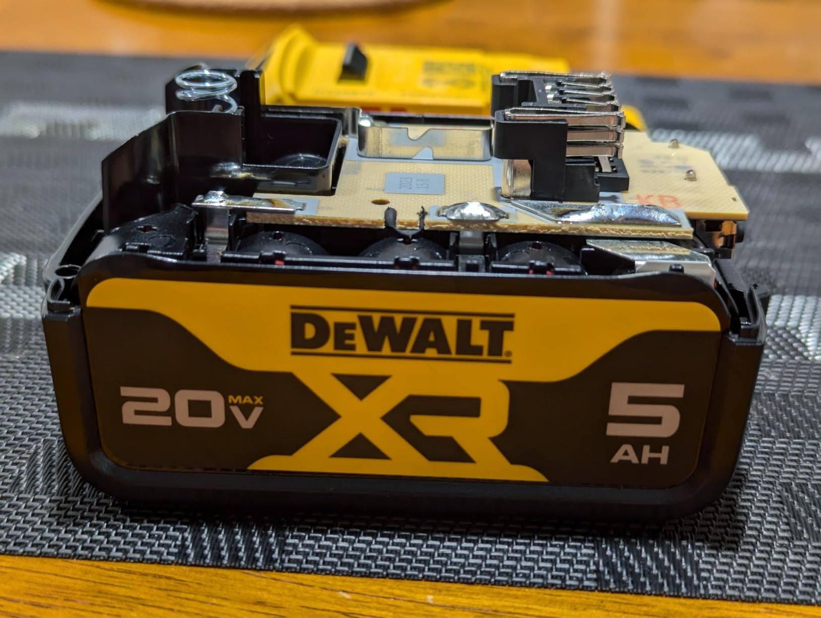 DEWALT 20V MAX Lithium-Ion 5.0 AH Battery (2-Pack) photo review