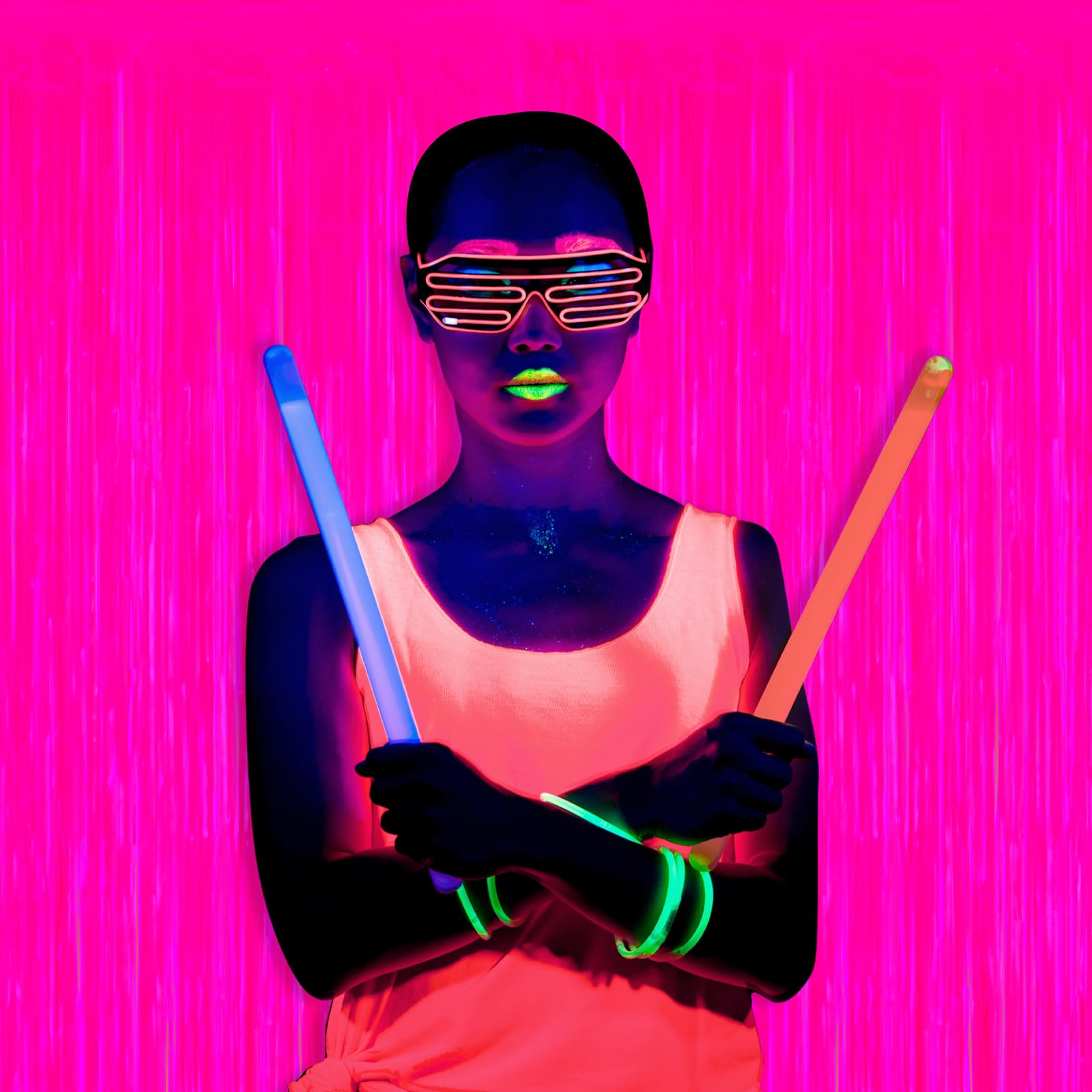 Mega-L - Suministros de fiesta que brillan en la oscuridad, paquete de 10 decoraciones de fiesta de neón de 3.2 x 6.5 pies, cortinas fluorescentes de oropel de papel de aluminio, decoración de fiesta