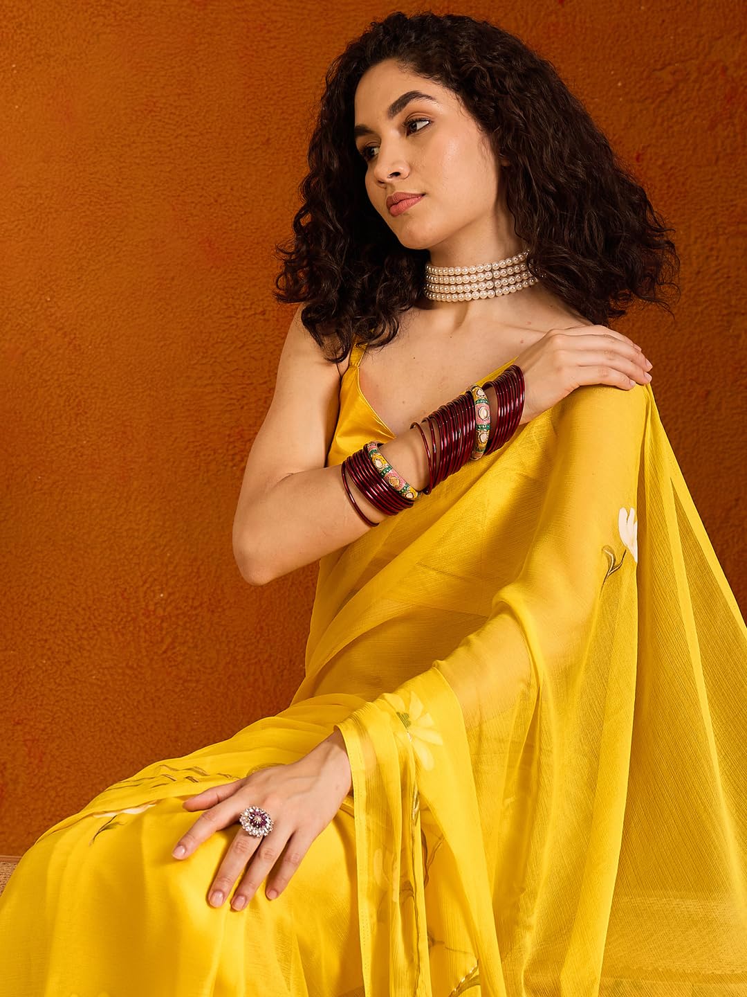SAREE MALL Women's Yellow Chiffon Daisy Floral hand paint Tassel Pallu Lightweight Summer Saree 4