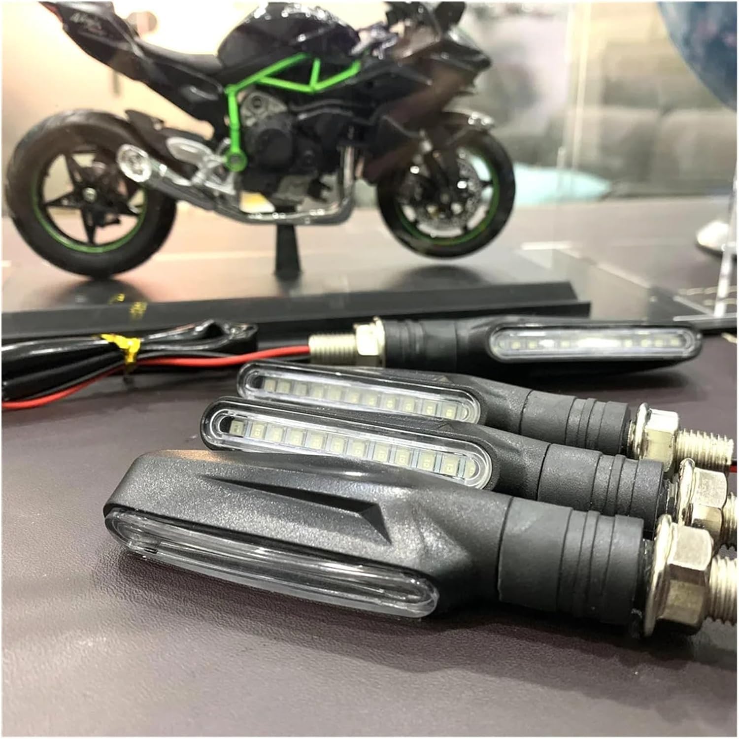 Generic Mini uniwersalne wskaźniki 4 szt. sekwencyjnych kierunkowskazów motocyklowych LED migające światła płynącej wody migające światła tylne kierunkowskazy stop