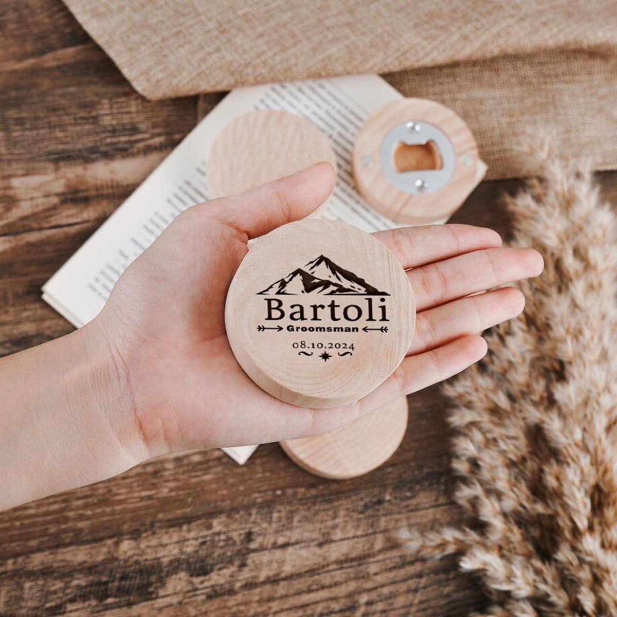 Abridor de botellas de madera grabado con logotipo personalizado, abridor de cerveza de madera maciza personalizado para fiestas, regalo de padrino de boda (60 piezas)