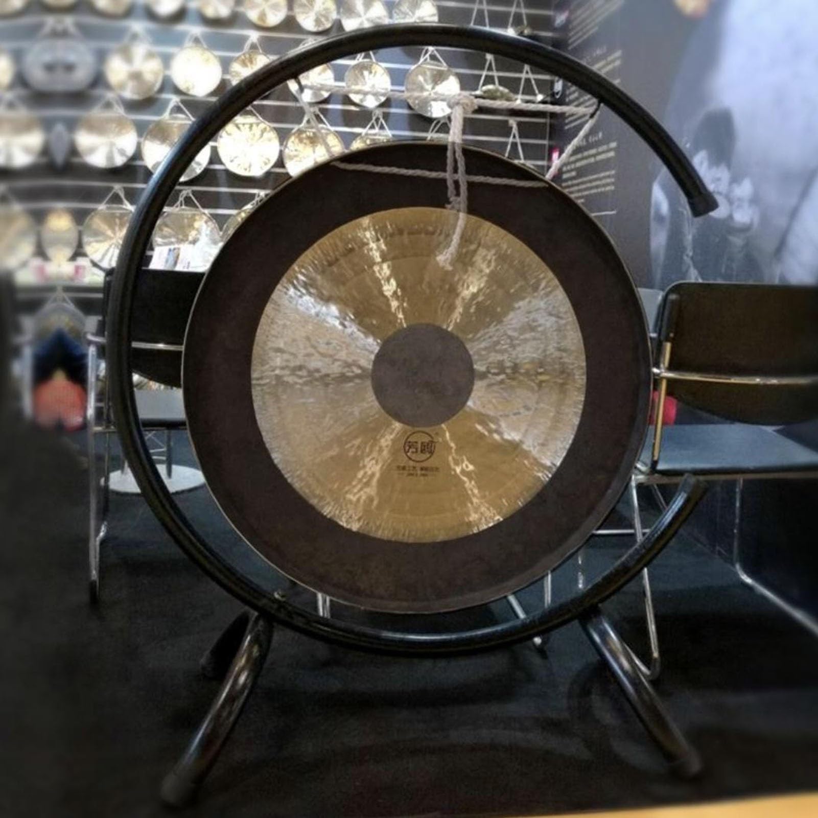 Chau Gong con supporto e battente in legno, strumento tradizionale cinese Fengshui per gruppi musicali e orchestra