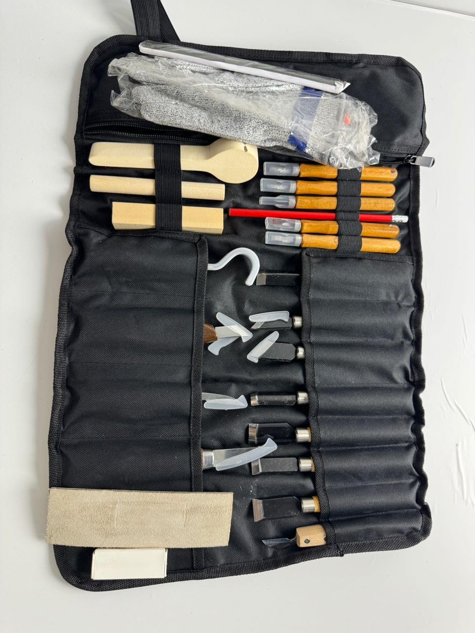 CADEAGO Wood Carving Tools, Complete Wood Carving Kit with Whittling Knives, Quality Blades, Ergonomic Handles, Compact Organizer, Protective Sheath, Wooden Blocks, Safe & Durable