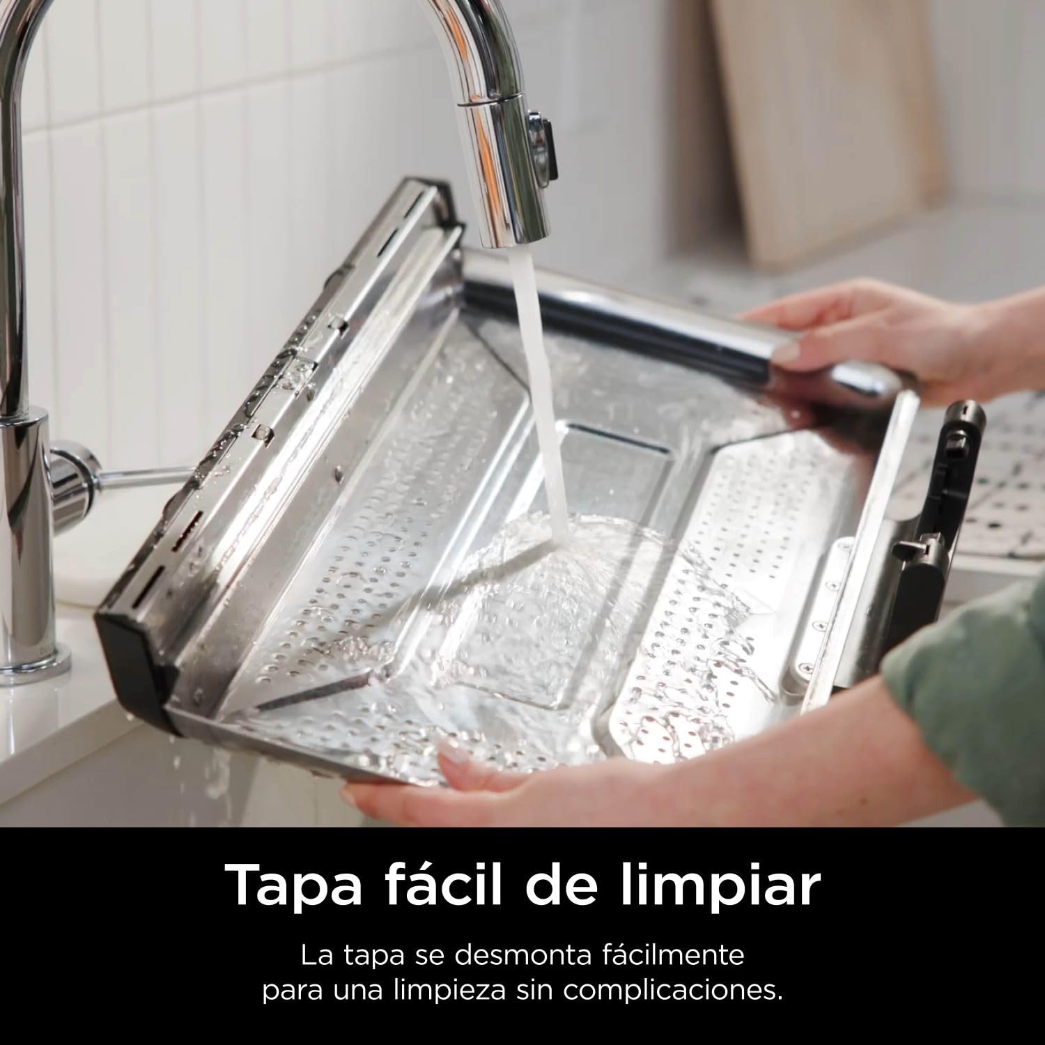 Ninja Sizzle Pro XL, Parrilla y Plancha para Interior, GX101EU | Con Placa de Parrilla y Plancha Cerámicas Antiadherentes, Tapa Desmontable, Recogegrasas y Guía de Recetas, Plateado/negro