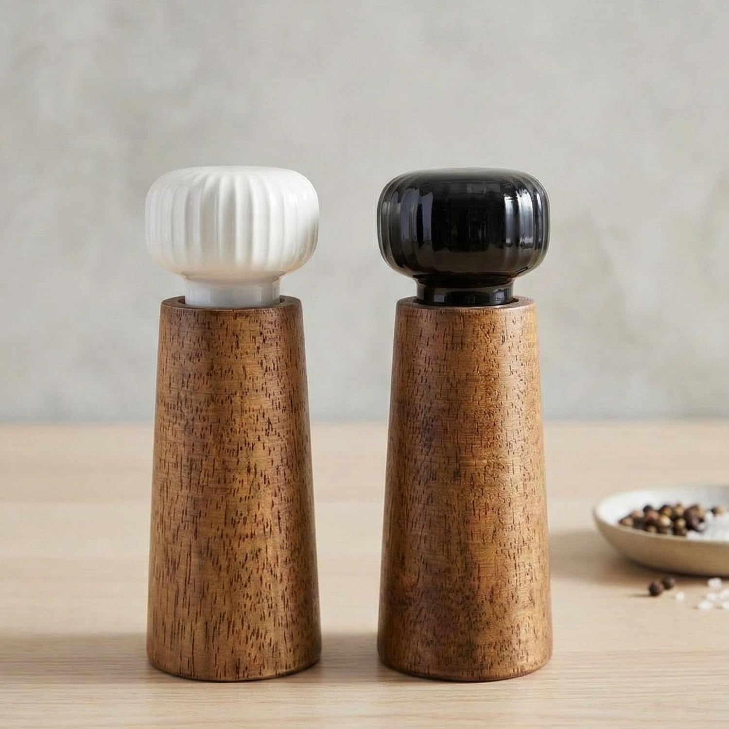 MAITTON Salt and Pepper Mill Set - Wood and Ceramic Pepper Grinder Spice Mill with Adjustable Coarseness, 17.5 cm