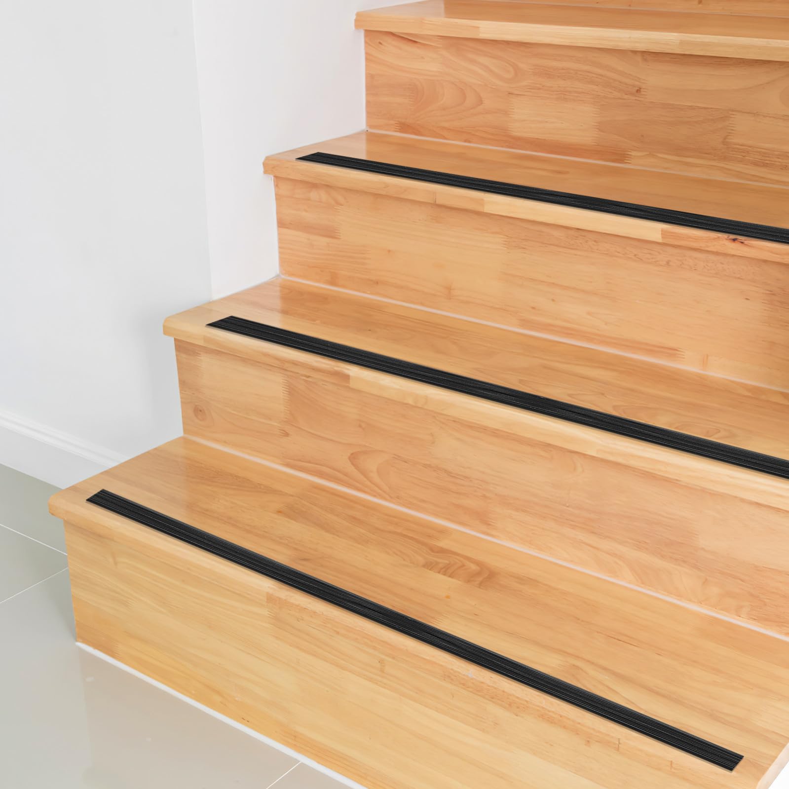 Gatuida Nastro Antiscivolo per Scale in Pvc, Striscia Adesiva Resistente 6 M per Gradini Interni ed Esterni, Protezione Antiscivolo per Bagno, Doccia e Pavimenti Lisci