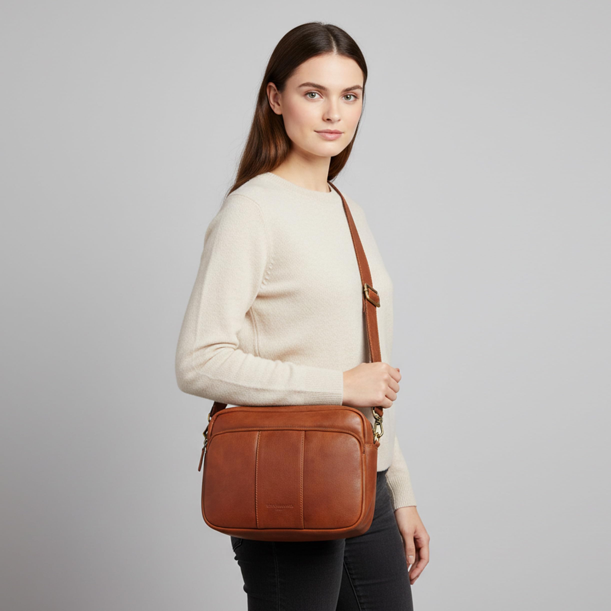 Zerimar | Bandolera cuero autentica para Mujer | Mujer Bandolera piel natural con múltiples compartimentos | Ideal para uso diario, viajes o trabajo | 20X26X9cm