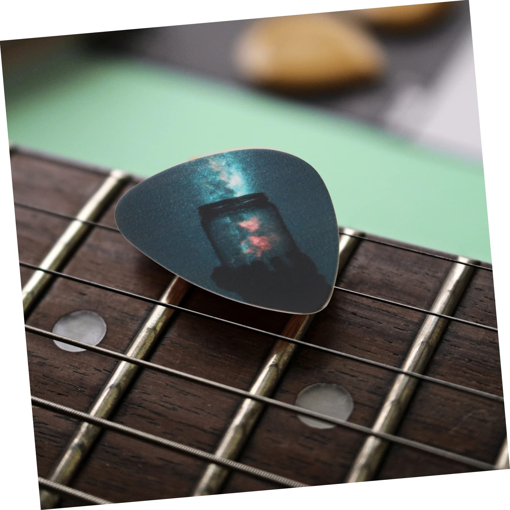 Toyvian 4sets Plettri Per Chitarra Celluloide Scatola e Sacchetto Plettri Resistenti Per Chitarra Elettrica Acustica e Basso Accessori Pratici Per Musicisti