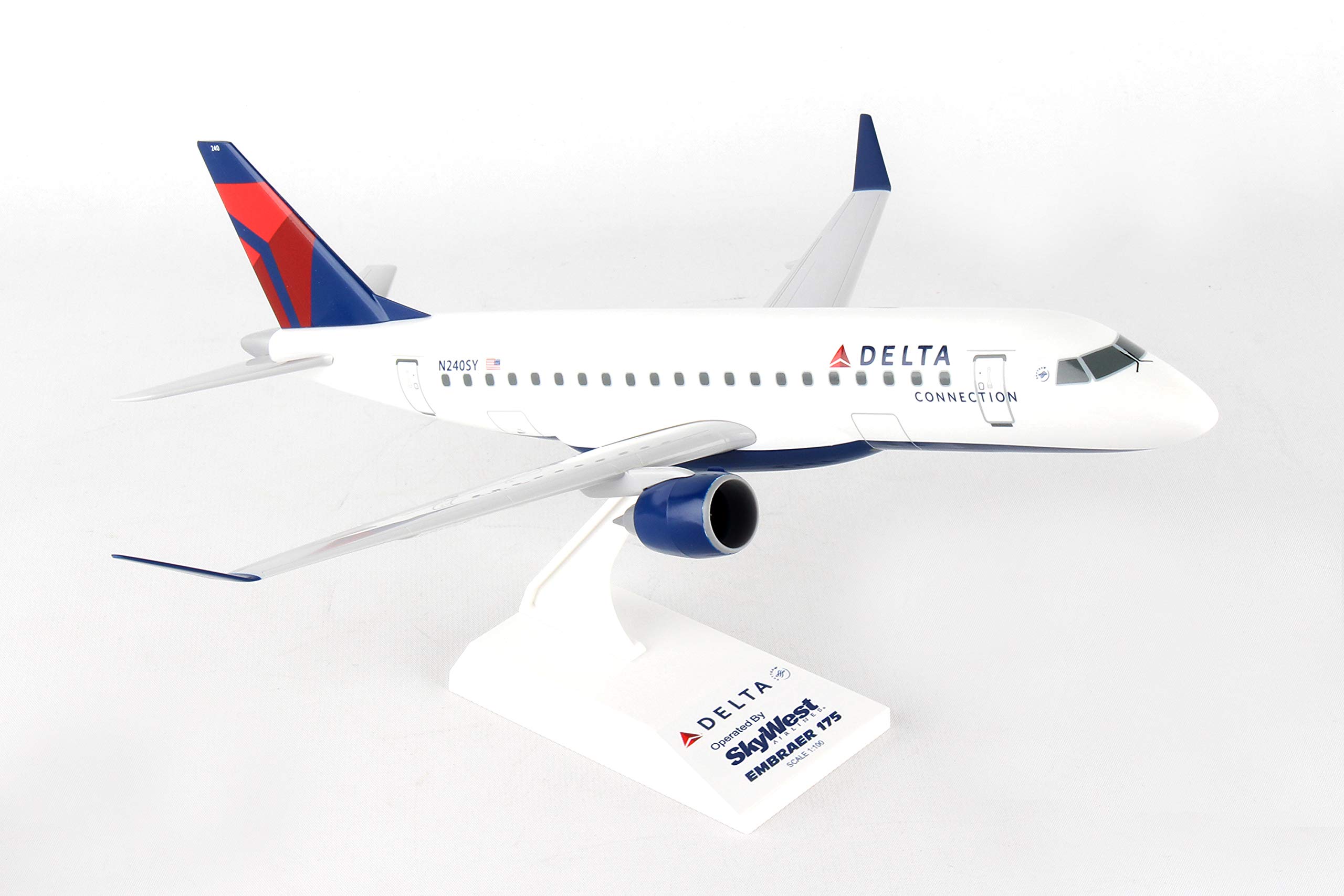 Amazon.com: Daron Skymarks Delta E175 1/100 Skywest SKR922 : Arts, Crafts &  Sewing