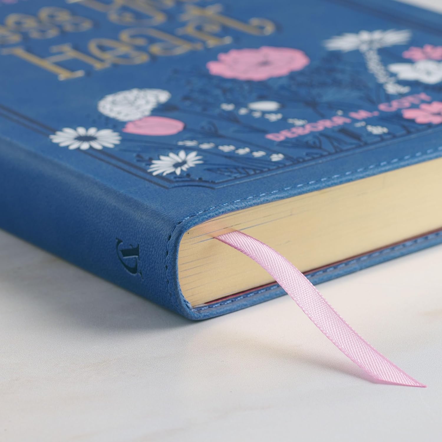 Bless Your Heart: Daily Devotions to Warm Your Heart and Feed Your Soul