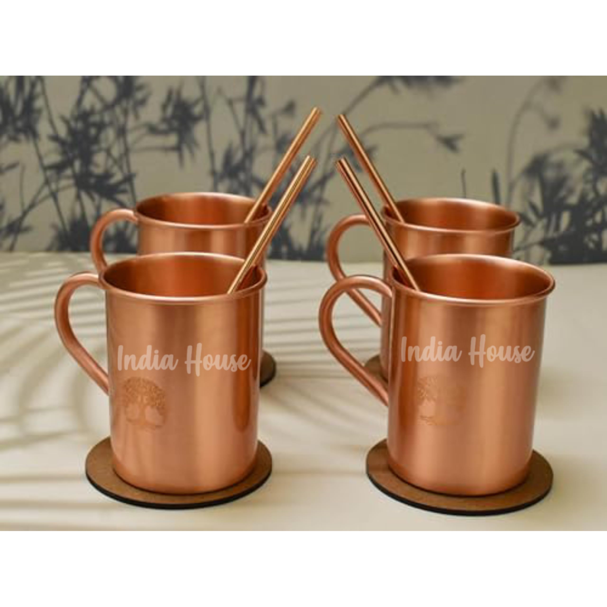 Moscow Mule Copper Mugs – zestaw 4 szklanek z litego miedzi z motywem drzewa, 16 oz, bezpieczne dla żywności i koktajli, zestaw ze słomkami i podstawkami do zimnych napojów, piwa, wini