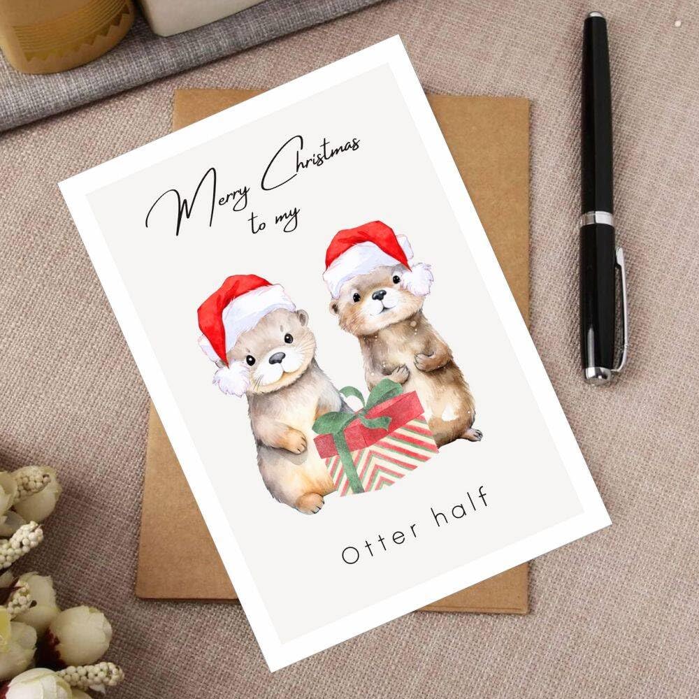 Biglietto di auguri di Natale con capra, Buon Natale con capra che indossa un cappello da Babbo Natale in una scena invernale innevata, regalo di Natale con animali da fattoria, illustrazione ad