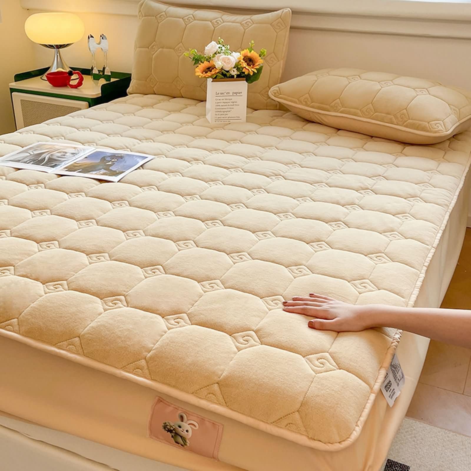 Juego de 3 Piezas Sábanas Terciopelo Poliéster Bajera, Color Sólido con Patrón Geométrico, 200 x 220 CM + 2 Fundas de Almohada, Bajera Ajustable Caqui Claro