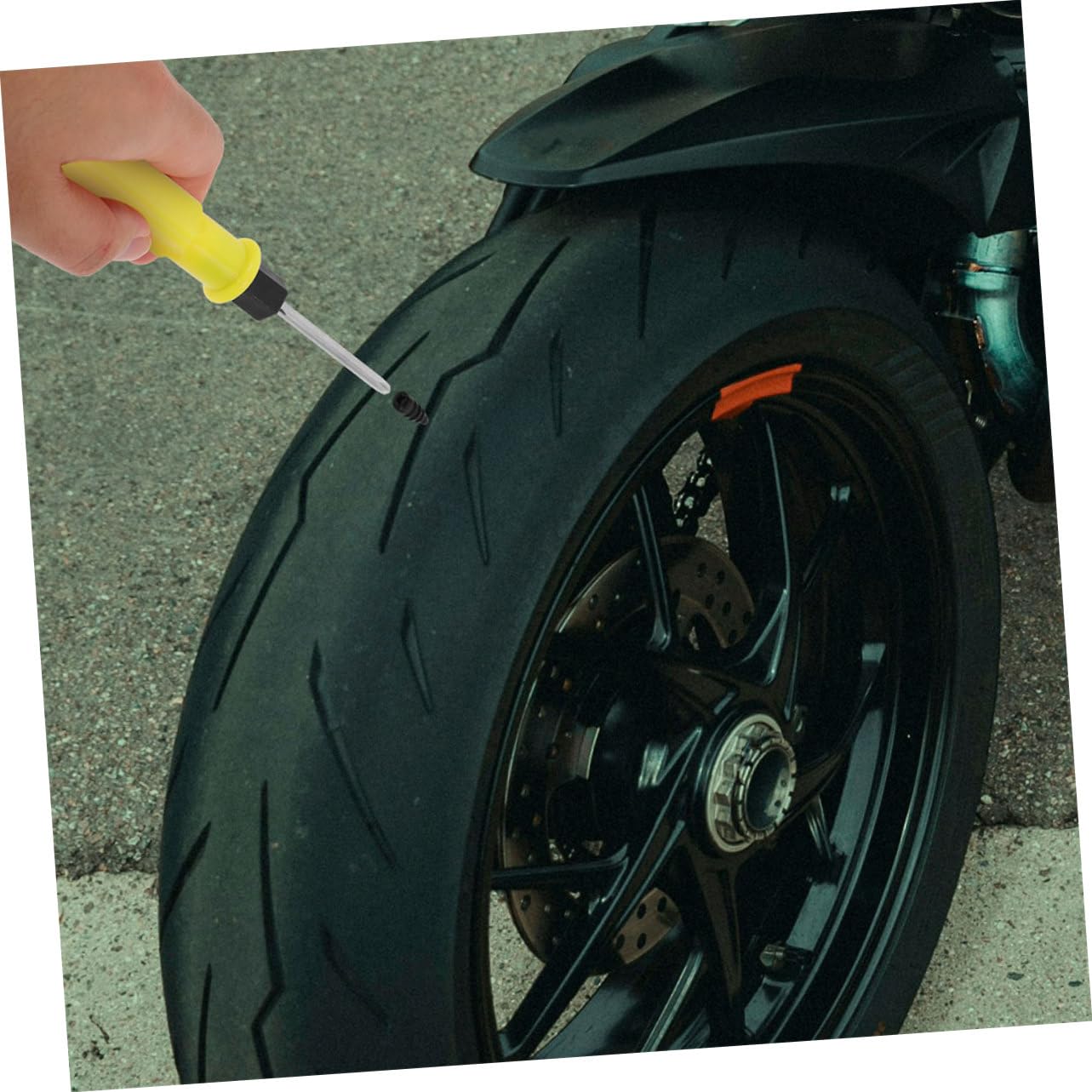 Mobestech 3sets Kit Di Riparazione Pneumatici Per Auto Con Viti Bulloni e Cacciavite Strumenti Per Riparazione Pneumatici Ottimale Per Emergenze e Manutenzione