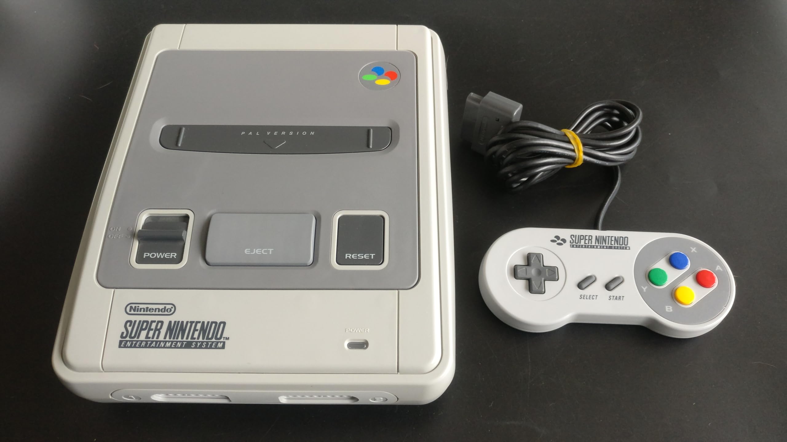 Super Nintendo Konsole mit Donkey Kong Country