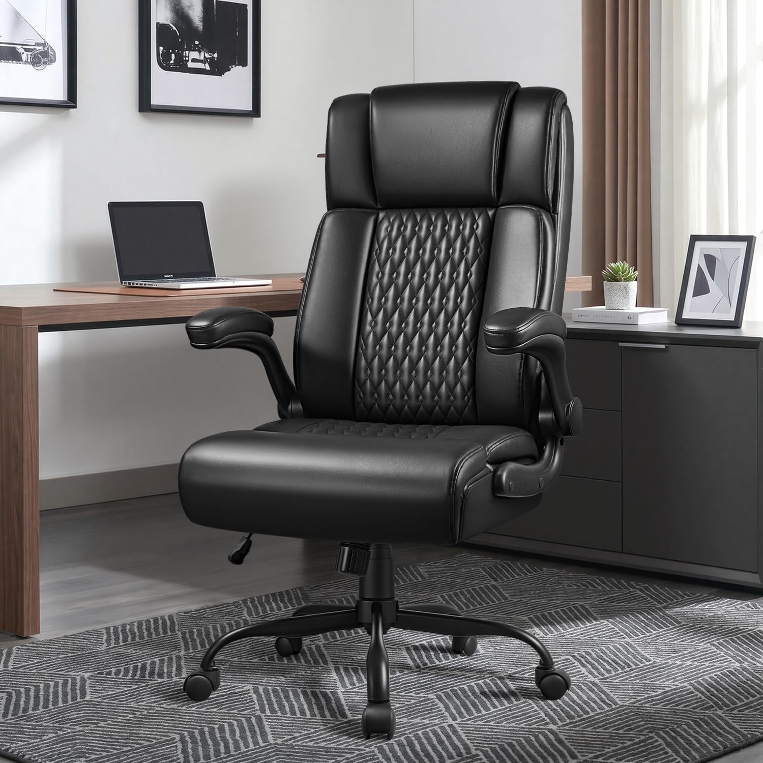 Waleaf Chefsessel Bürostuhl aus Leder, Ergonomischer Bürostuhl mit Hoher Rückenlehne und Verstellbaren Armlehnen, Belastbar bis 150 kg, PC-Stuhl mit Rollen für Büro und Homeoffice, Schwarz