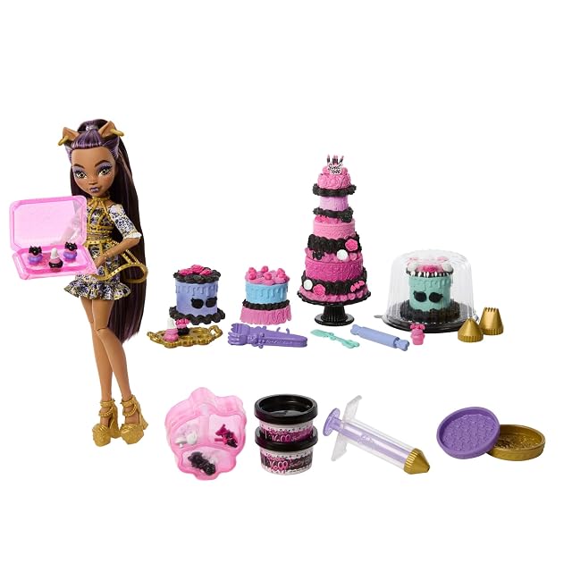 Monster High Cumplespantos Kit de pastelería con muñeca Clawdeen Wolf, conjunto de juego de decoración de pasteles con más de 20 accesorios, como un glaseado espeluznante, una pipeta y más, JBG78
