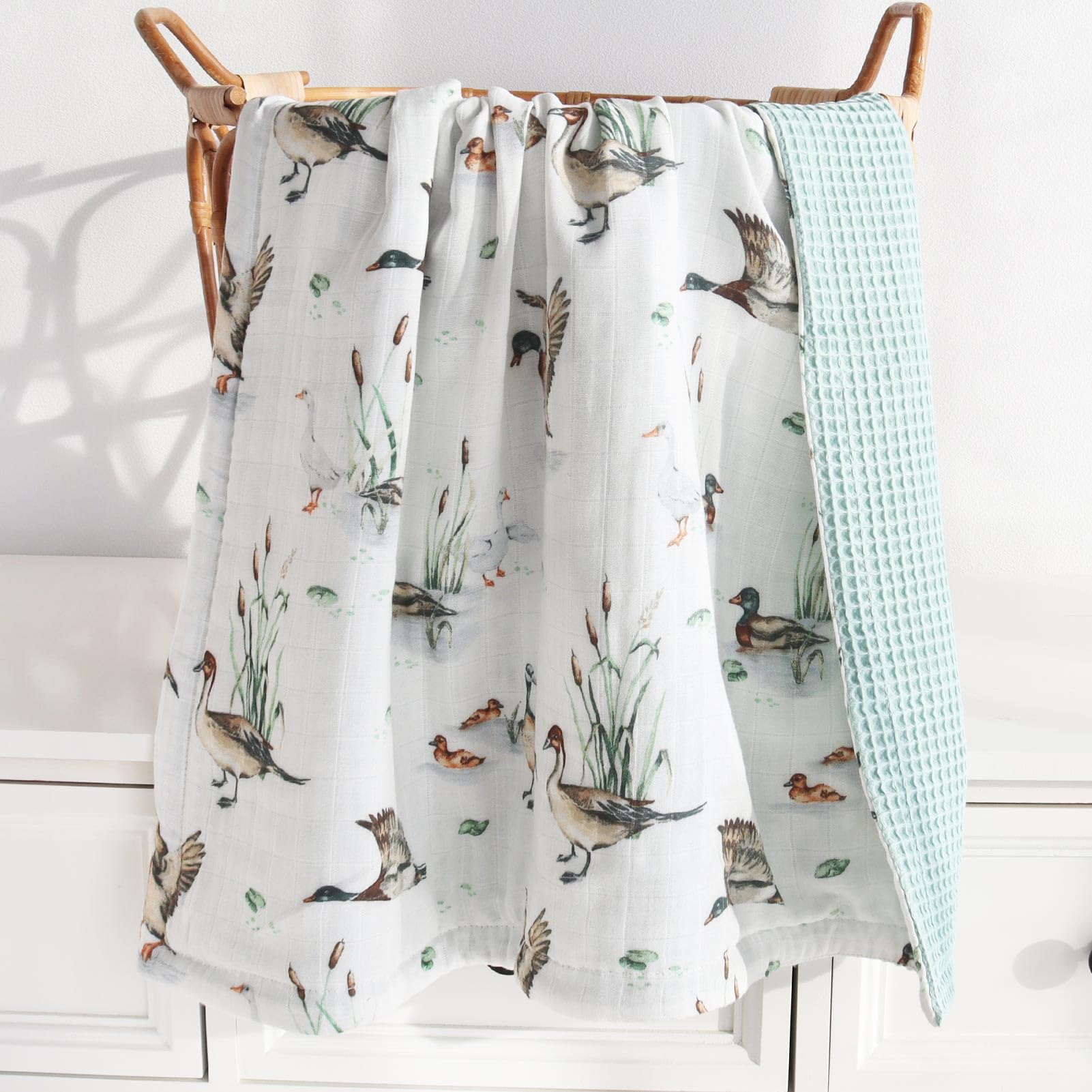 LifeTree Mantas de bebé de gofre, manta de muselina para niños y niñas, 2 capas para cochecito de cuna con parte delantera de muselina y respaldo de gofre para bebés recién nacidos