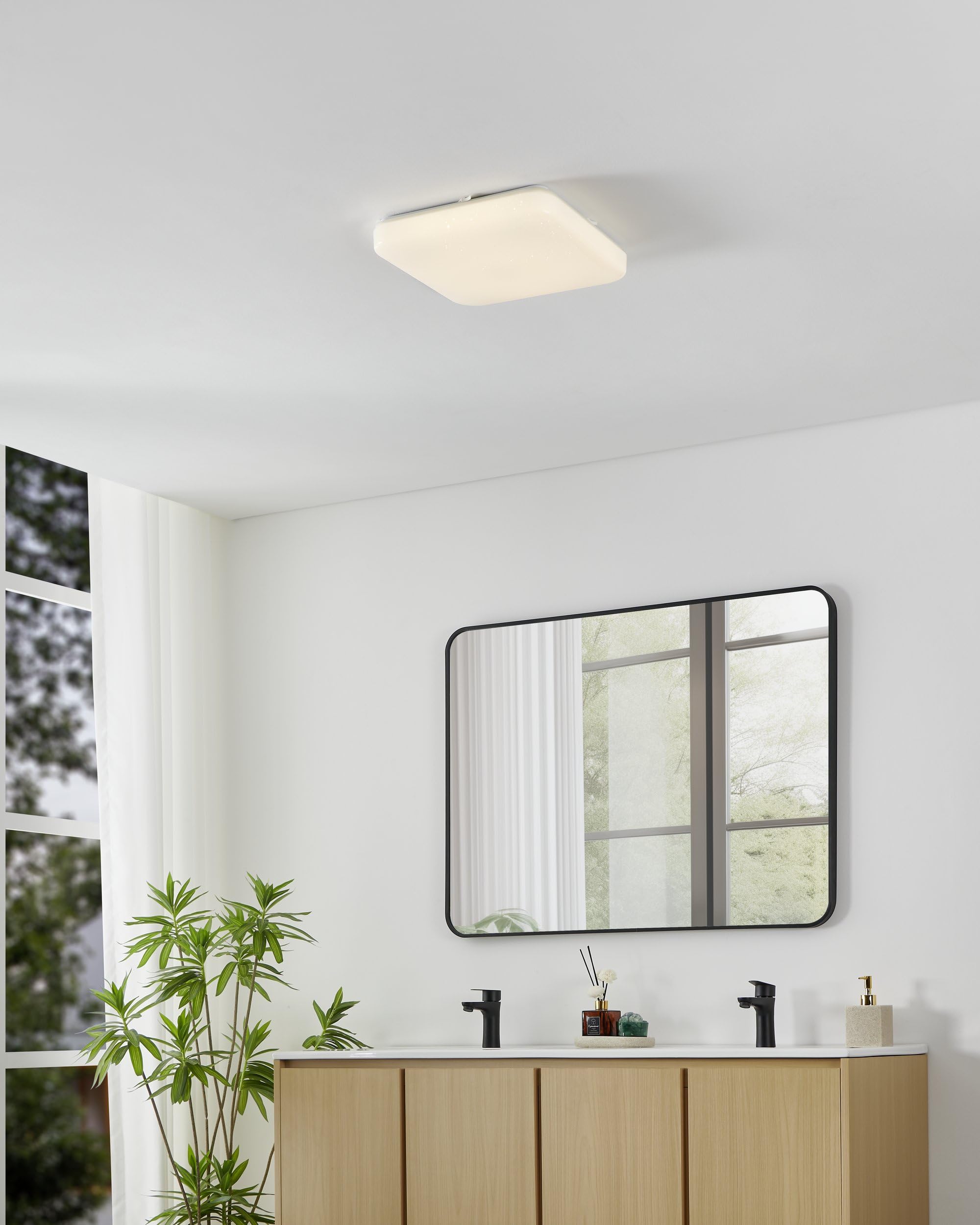 Eglo Frania-IP - Lampada da soffitto a LED, con effetto cristallo, in metallo e plastica, colore bianco, bagno, caldo, neutro, freddo, IP44, 33 x cm