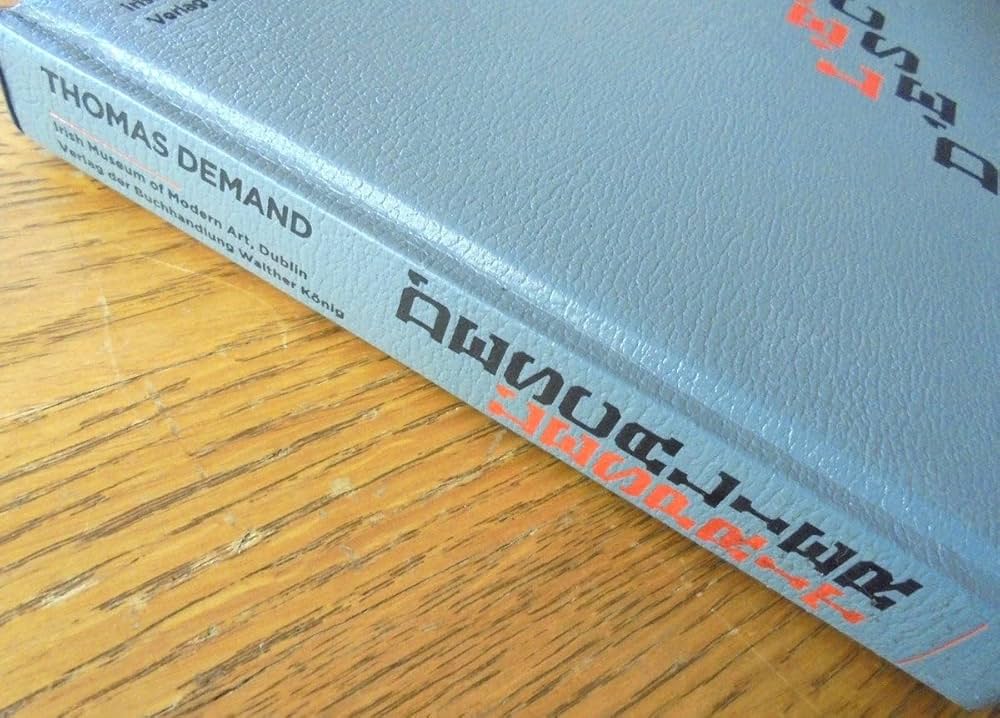 Amazon.co.jp: Thomas Demand: L'Esprit d'Escalier : Demand, Thomas