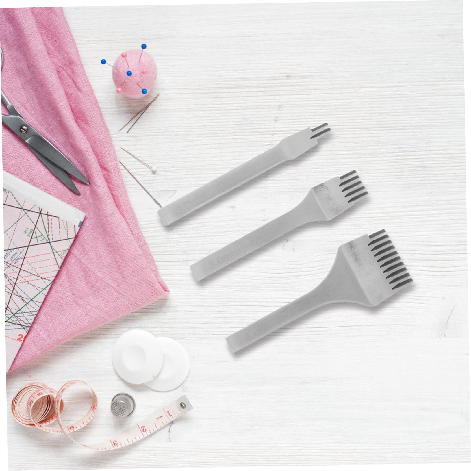 Gogogmee 3 piezas Herramientas de Perforación para Cuero Punzones Metálicos Duraderos con Dientes Costura y Artesanía Cinturones Resistentes y Prácticos para Manualidades