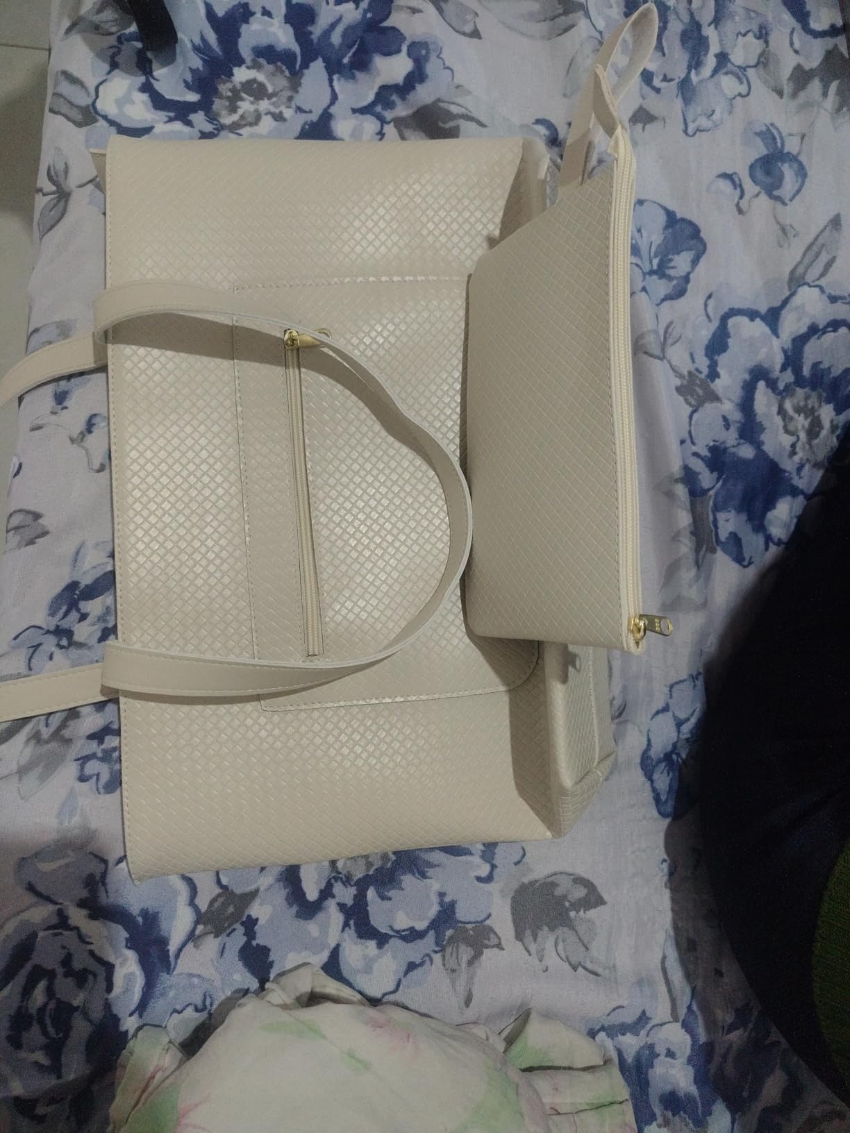 Kit Bolsa Feminina Tipo Sacola + Necessaire Willibags