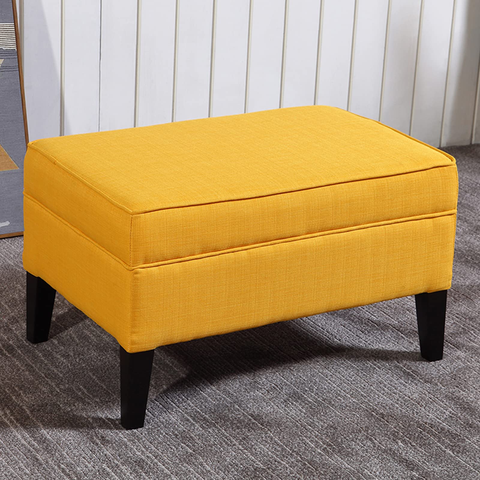 Banc ottoman robuste en bois pour optimiser l'espace et le confort assis