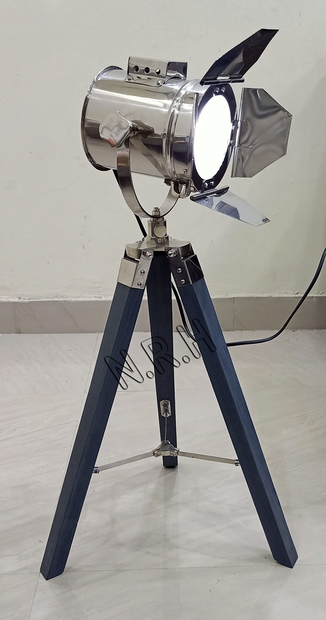 Nautical Replica Hub Lampada da tavolo a treppiede in legno industriale, moderna cinema Night Stand da tavolo faro regolabile in altezza – decorazione rustica della luce da scrivania