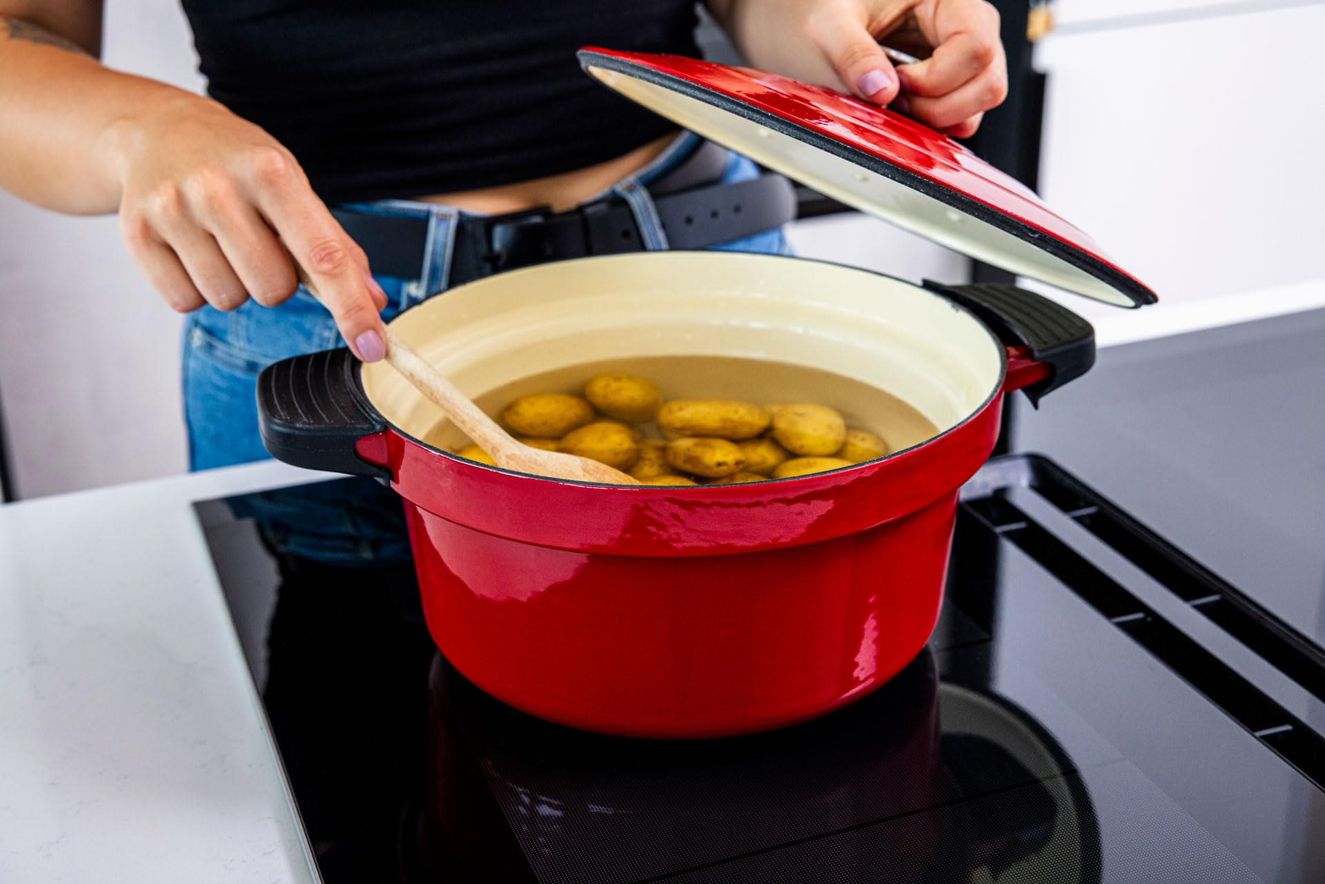 Lauben OvenSafe® Multikocher 6000RS Multifunktionaler Topf mit 6 l Fassungsvermögen, 10 Programme, gusseiserner Emaille-Topf OvenSafe® geeignet für Herd oder Backofen, spülmaschinenfest