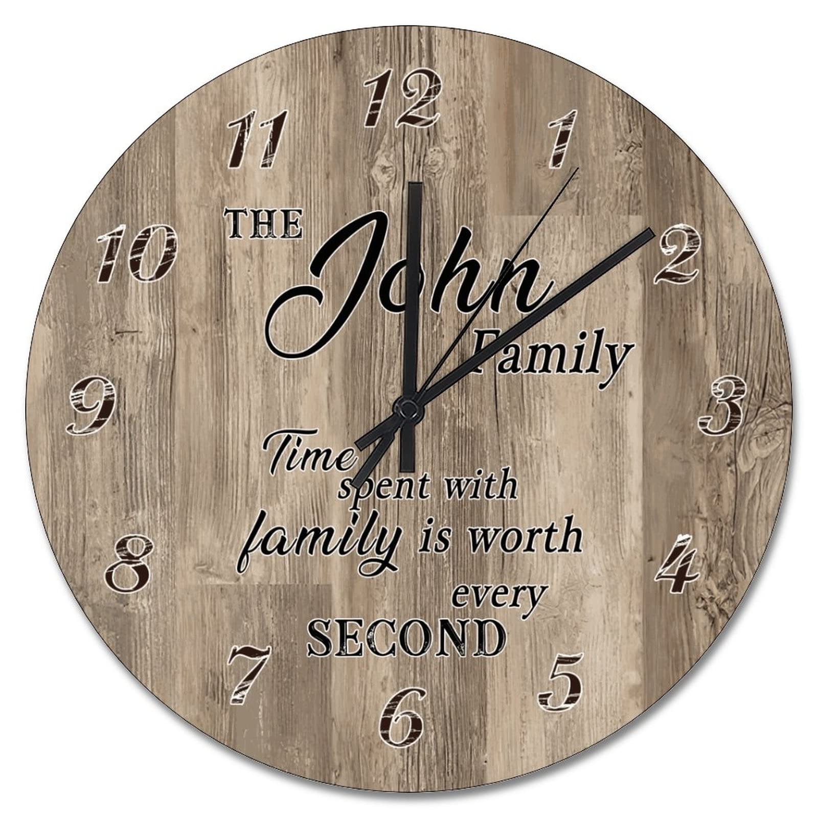 Horloge bois de grange vieilli marron avec texte inspirant sur la famille