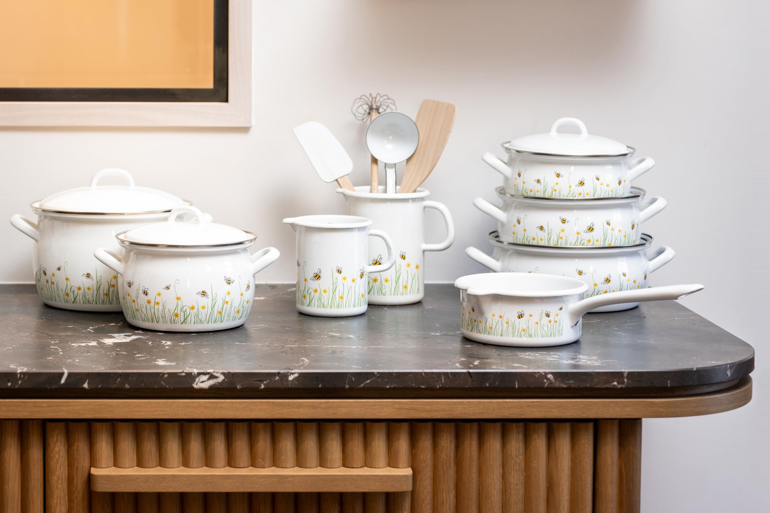 Riess, 0165-137 Casserole Pot with Lid, 18 cm, 2.5 L, LW25 x 20 x 17.5 cm, Weight 1.31 kg, Country Bee, Enamel (0165-137) - Image 2