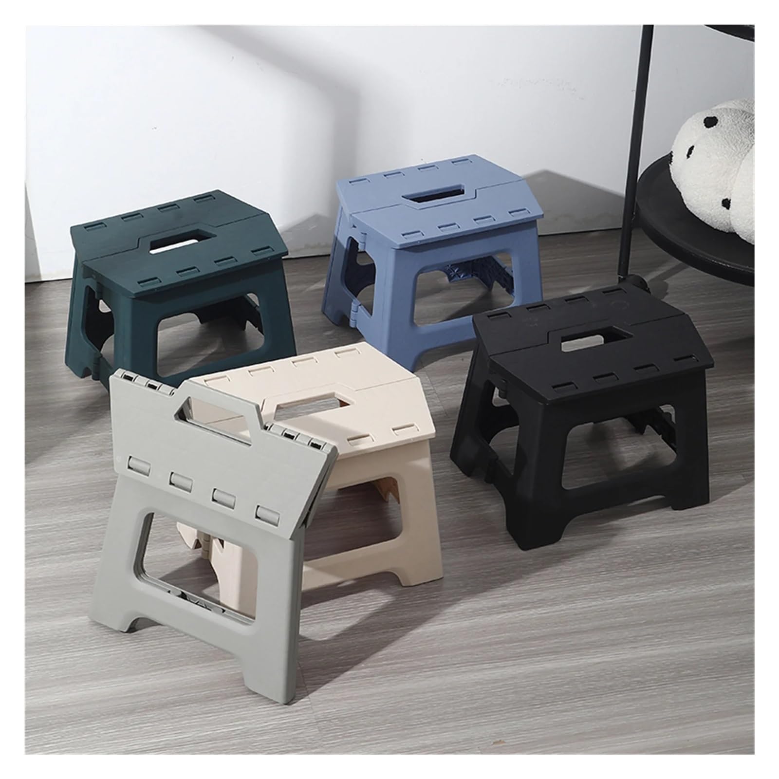Sgabello poggiapiedi pieghevole portatile per soggiorno, cucina e bagno, sgabello da doccia in plastica impermeabile, adatto ai viaggi, design compatto (nero)