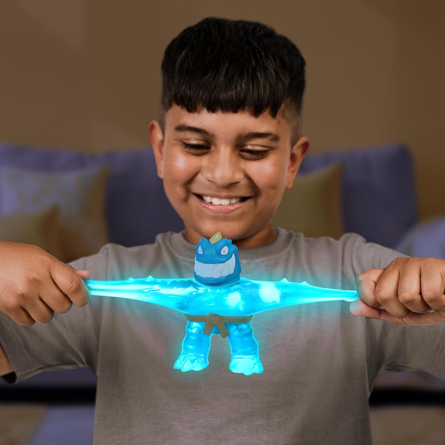 Heroes of Goo Jit Zu Hero Creator with 3 Unique Goo Fillings, Mix, Fill & Create Your Own Stretchy Glow-in-The-Dark Tyro Action Figure, Play Again and Again